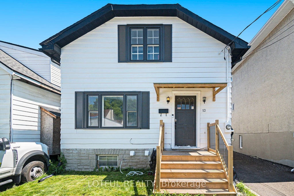 13 Pinehurst Avenue, West Centre Town