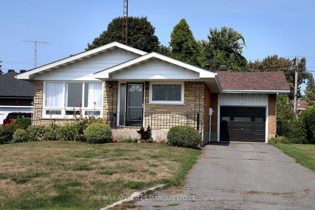 48 Park Avenue, South Dundas