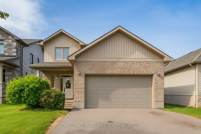 121 Blakely Street, Loyalist