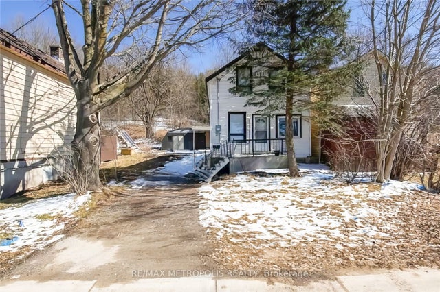 2195 3rd Avenue E, Owen Sound