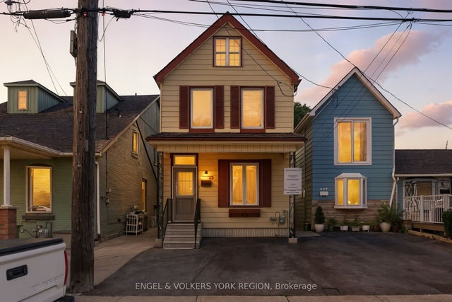 484 John Street N, Hamilton