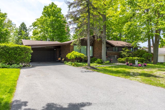 1009 Fairbairn Street, Peterborough