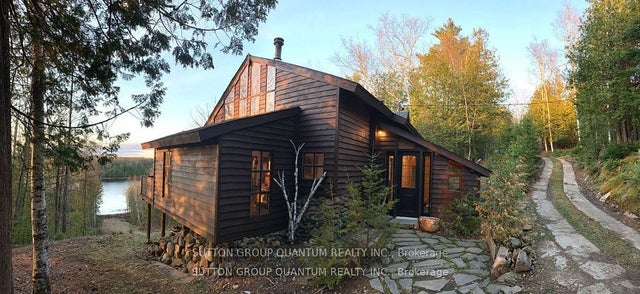 2724 River Road, Frontenac