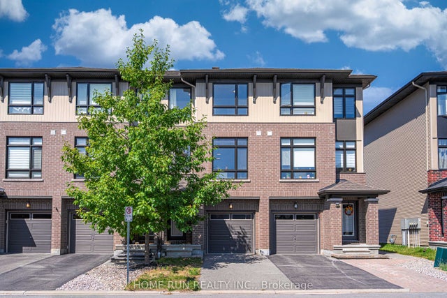 90 Gooseberry Place, Barrhaven