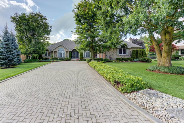 14 James Court, Wellesley