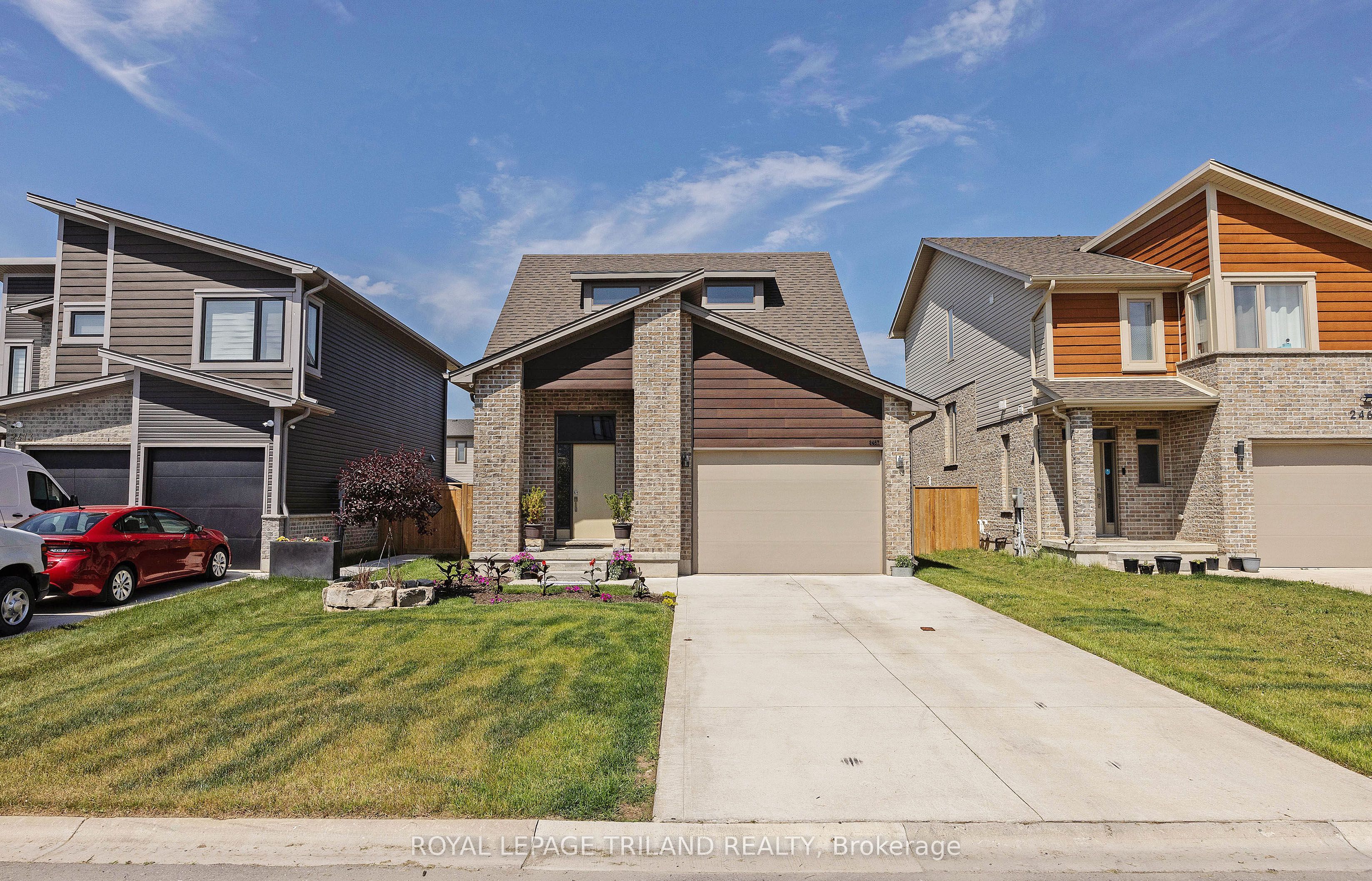 Photo of Listing #X12411669