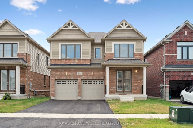 445 Robert Woolner Street, North Dumfries