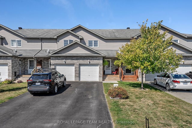111 Raina Way, North Grenville