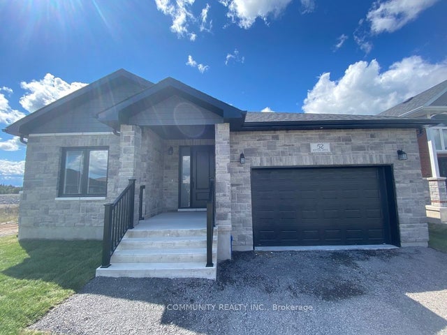 52 Potter Drive, Loyalist