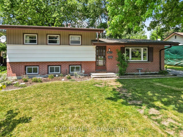 807 Cambridge Street, Woodstock