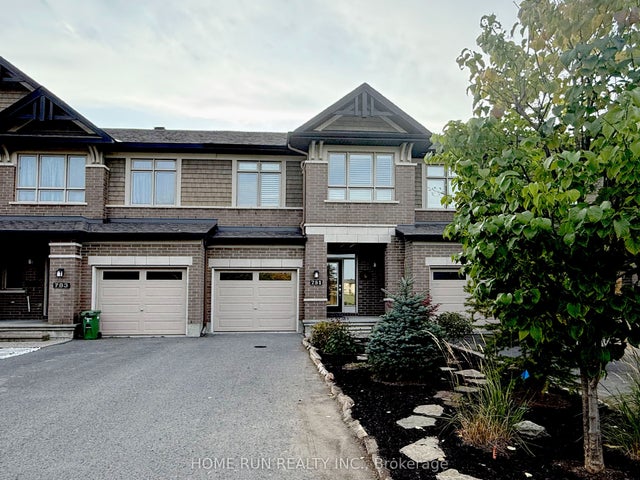 781 Brian Good Avenue, Blossom Park - Airport and Area