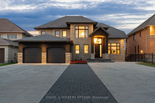 151 Winding Way E, Barrhaven