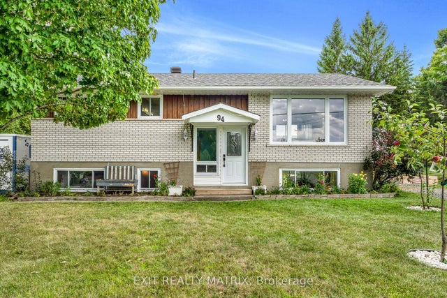 94 Peel Street E, North Glengarry