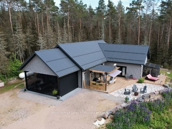 679 Boulder Road, South River