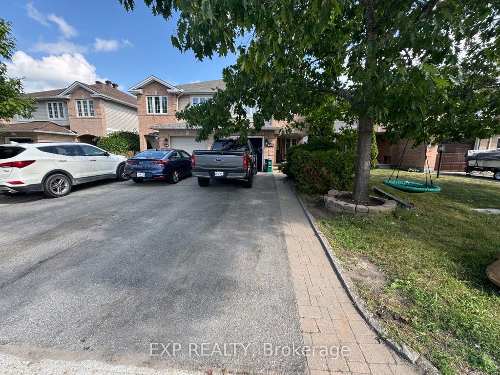 272 Claridge Drive, Barrhaven