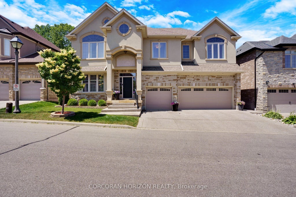 258 Edgewater Crescent 8, Kitchener