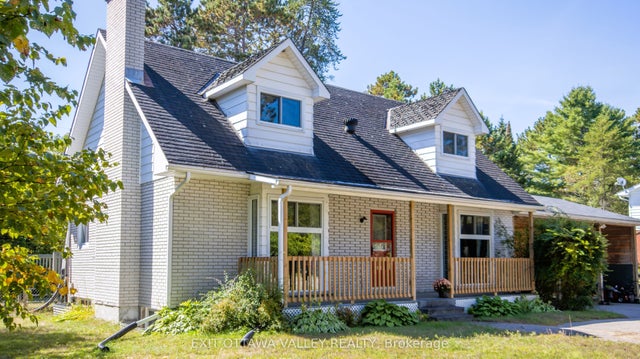 23 Sprucedale Avenue, Madawaska Valley