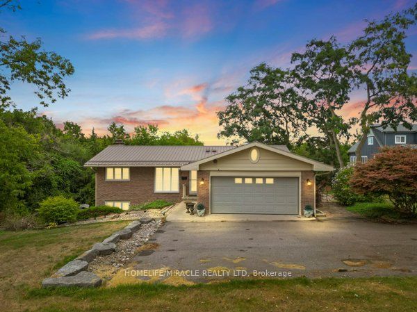 11844 Loyalist Parkway, Prince Edward County