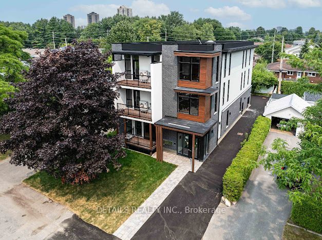 659 Donat Street 202, Vanier and Kingsview Park