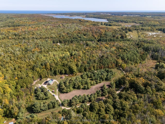 667 East Road, Northern Bruce Peninsula