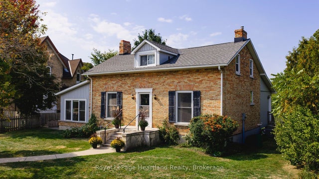 25 Wellington Street N, Goderich