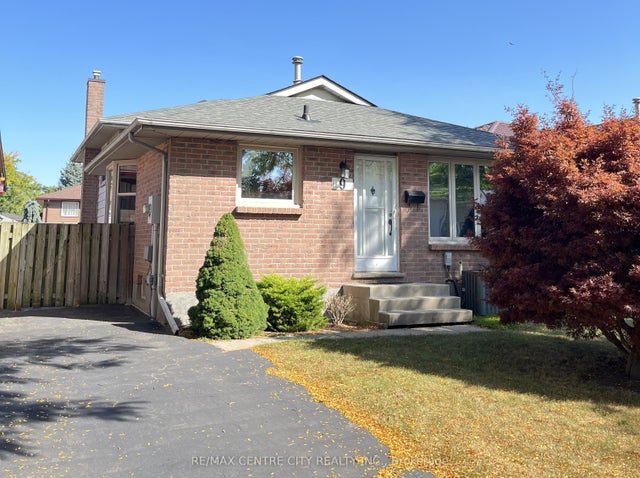 9 Speight Crescent, London East