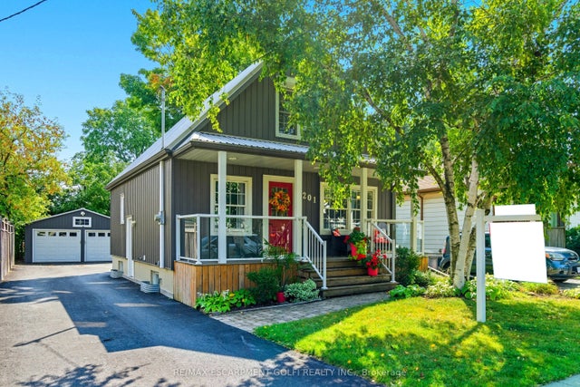 201 East 28th Street, Hamilton