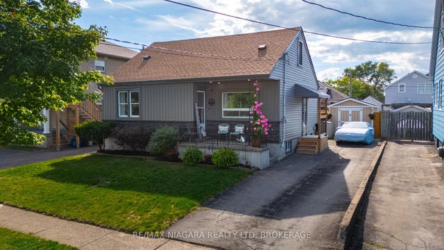 113 Lyons Avenue, Welland