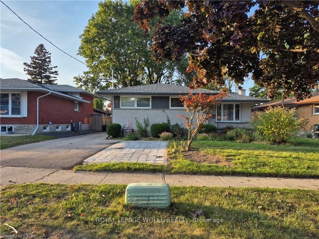 11 Duncairn Avenue Lower, Kitchener