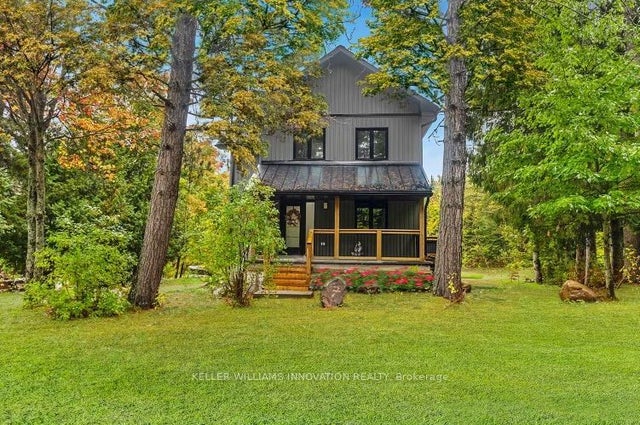 127 Paradise Road, South Algonquin