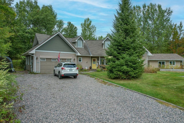 200 Memorial Drive E, Powassan