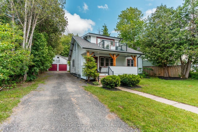 8 North Road, Lake of Bays