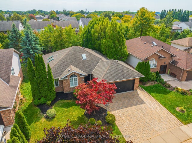 8072 Alpine Drive, Niagara Falls