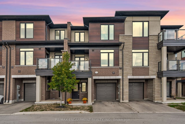 590 North Service Road 46, Hamilton