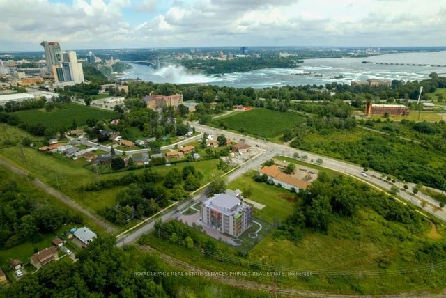 5618 Mcleod Road, Niagara Falls