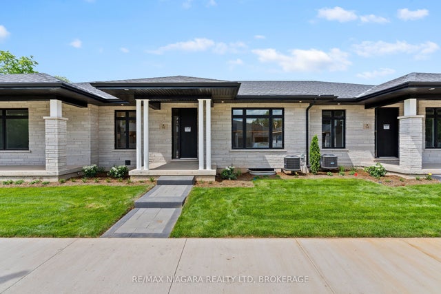 16 Accursi Crescent, Pelham