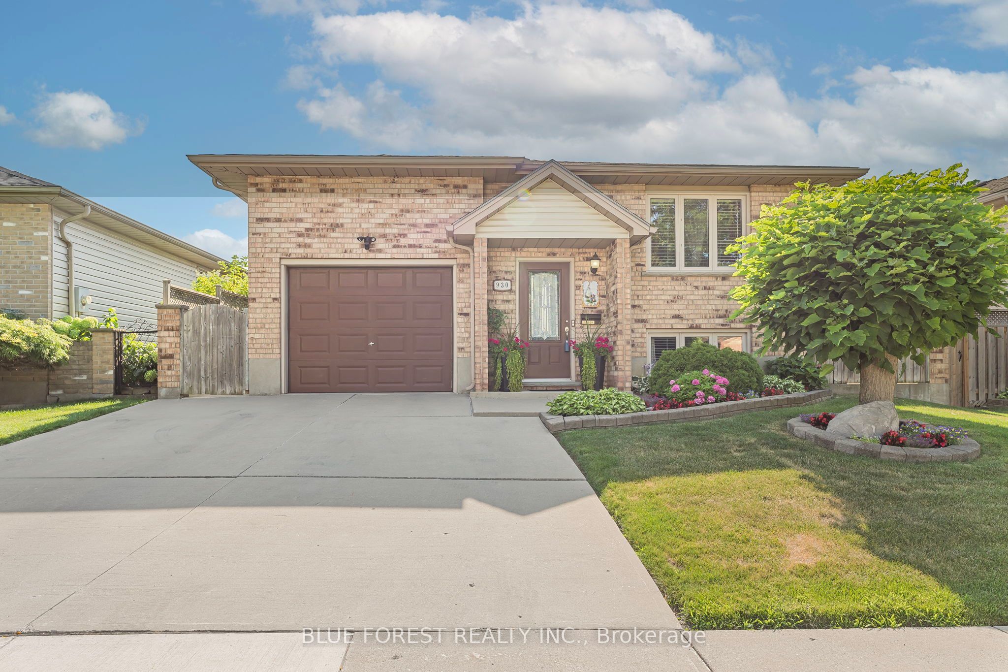 Photo of Listing #X12422091