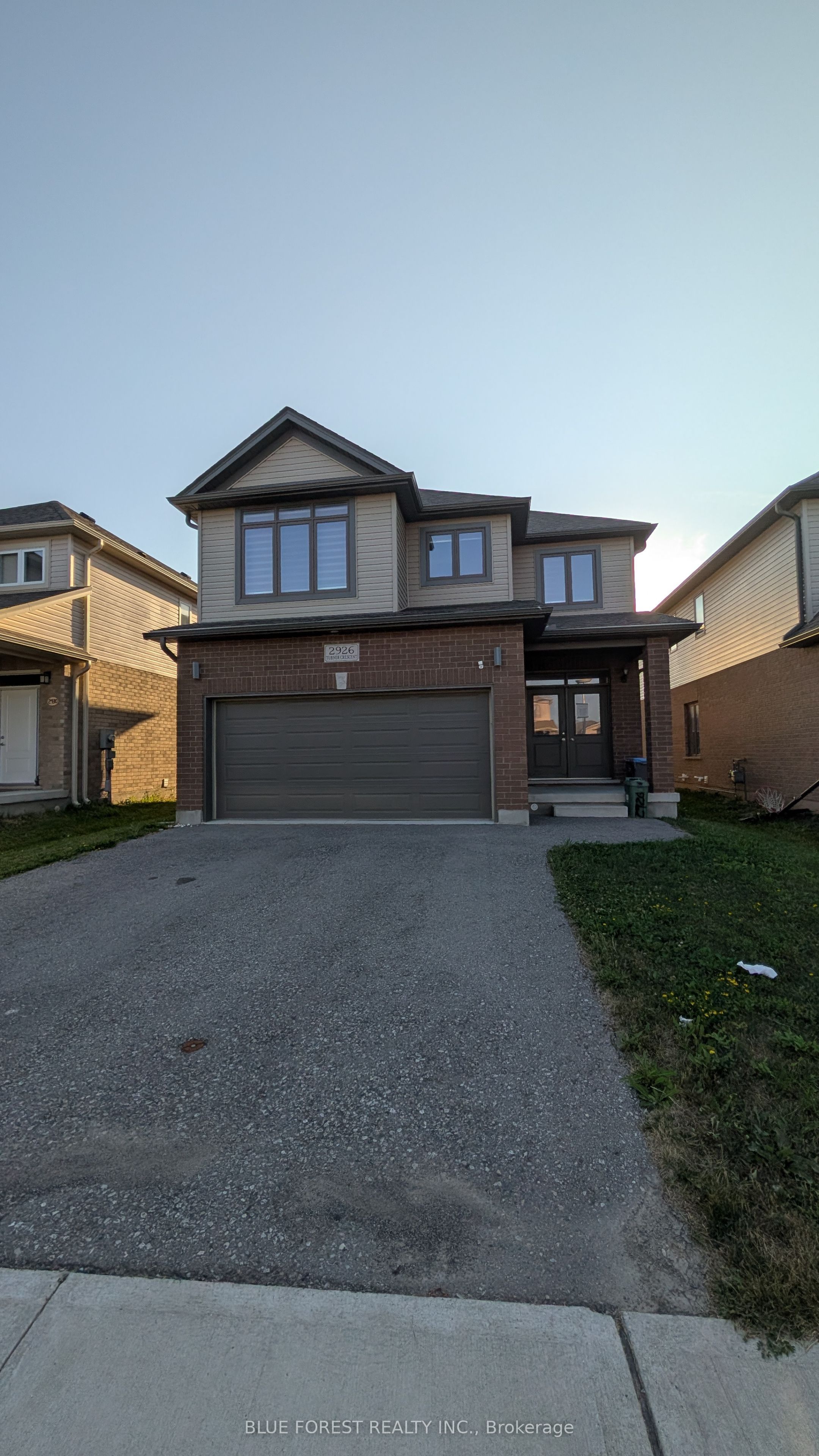 Photo of Listing #X12422148