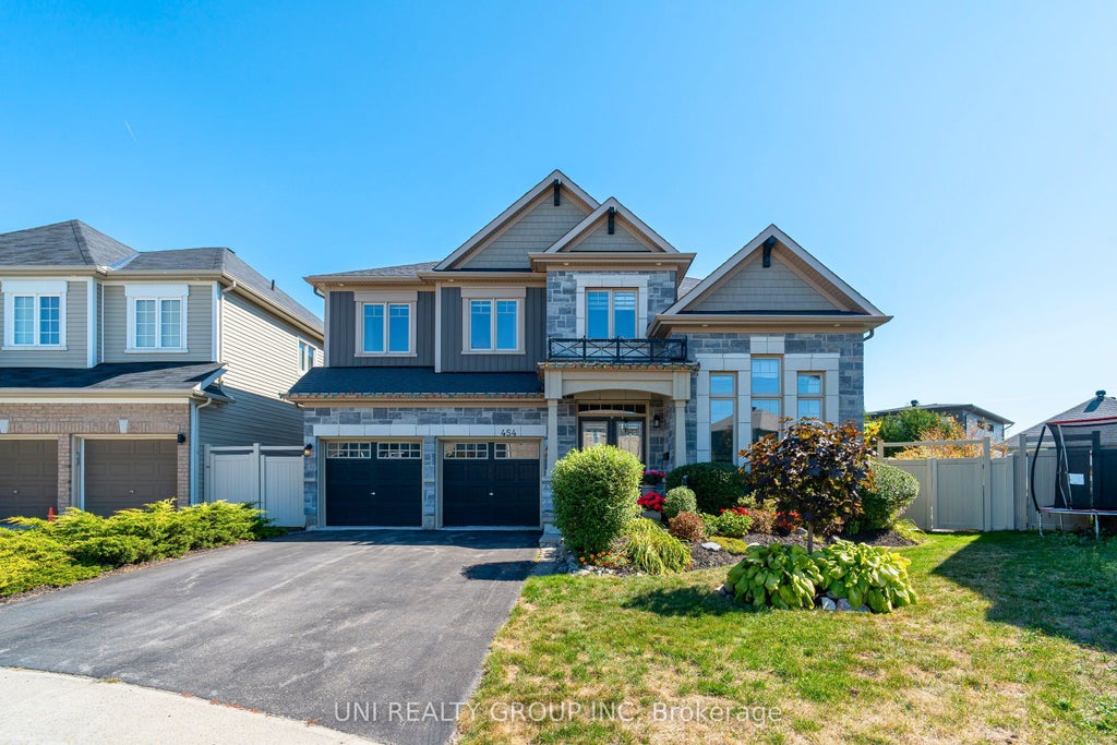 454 Cavesson Street, Kanata