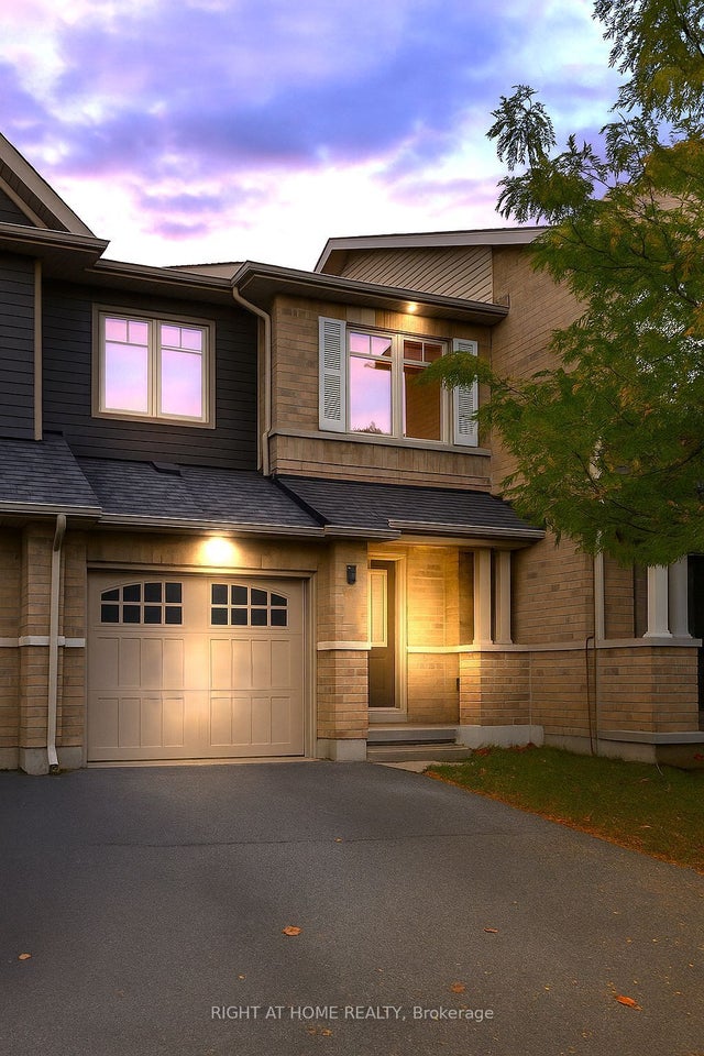 134 Mancini Way, Barrhaven