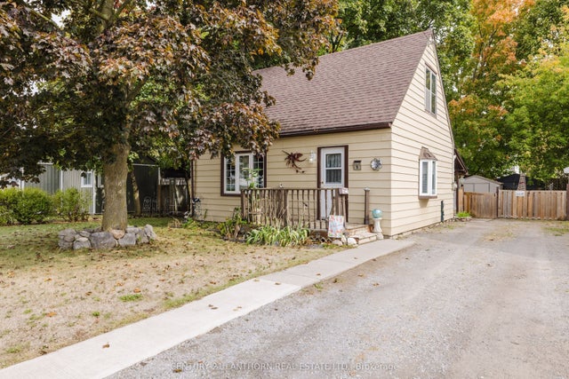 8 Johnson Road, Quinte West