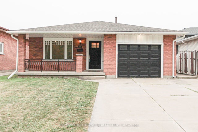201 Bow Valley Drive, Hamilton