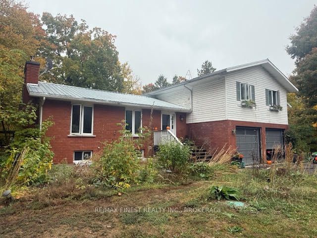 4868 Battersea Road, Frontenac
