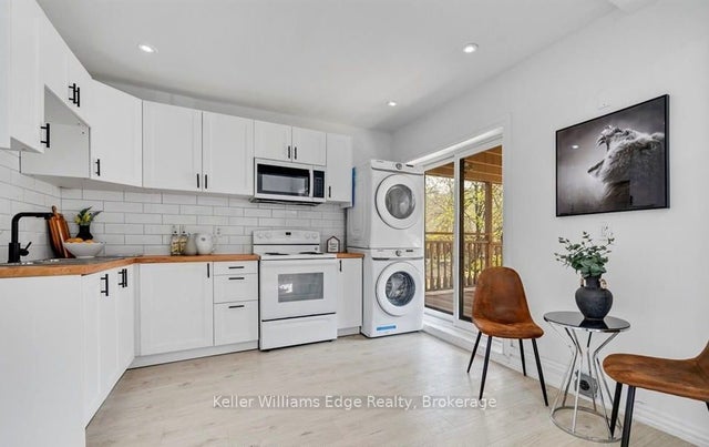 10 Rutherford Avenue 2, Hamilton