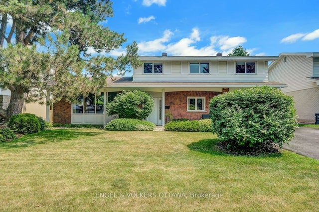 15 Dickson Street, Qualicum - Bruce Farm - Greenbelt and Area