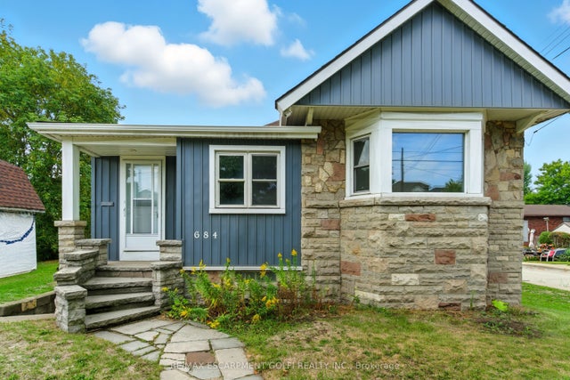 684 Beach Boulevard, Hamilton