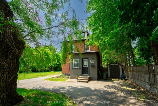 826 Beach Boulevard, Hamilton