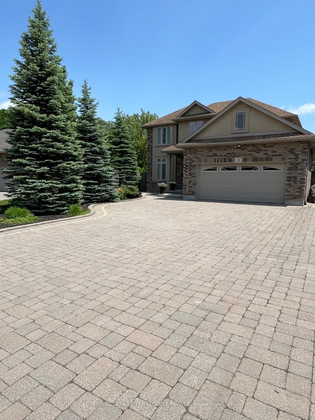 98 Michael Drive, Welland