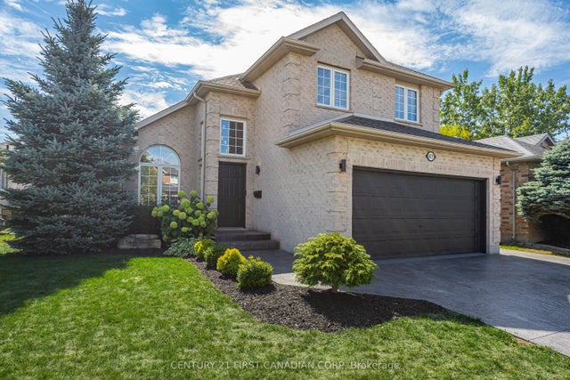 1075 Blackmaple Court, London East