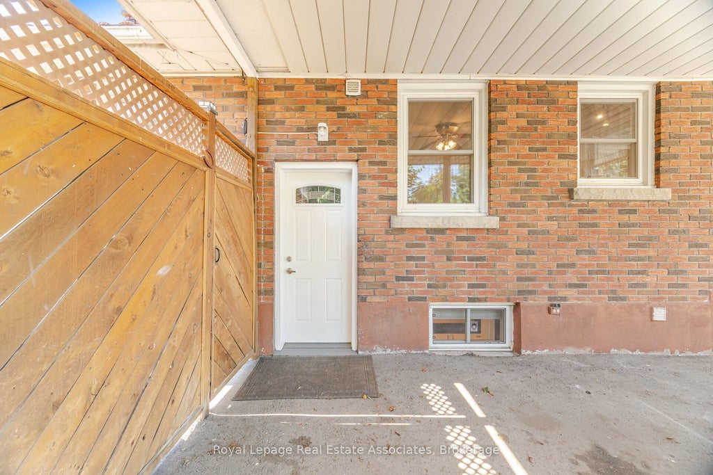 319 Grantham Avenue Lower, St. Catharines